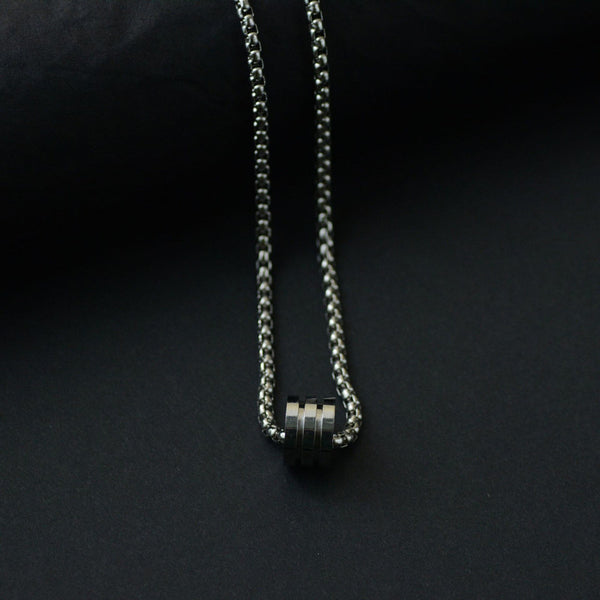 Black Silver Plated Stainless Steel Anti Tarnish Triple Linked Rings Black Circular Pendant